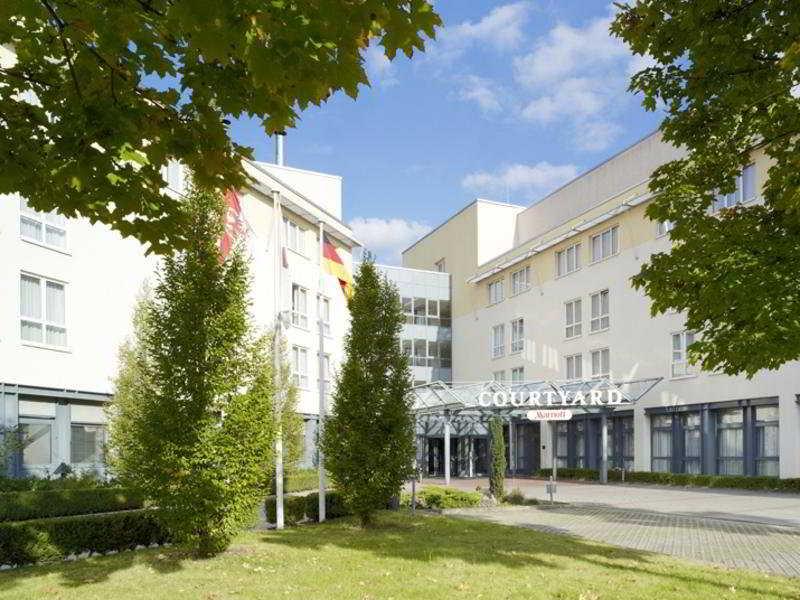 Courtyard By Marriott Berlin Teltow Hotel Екстериор снимка