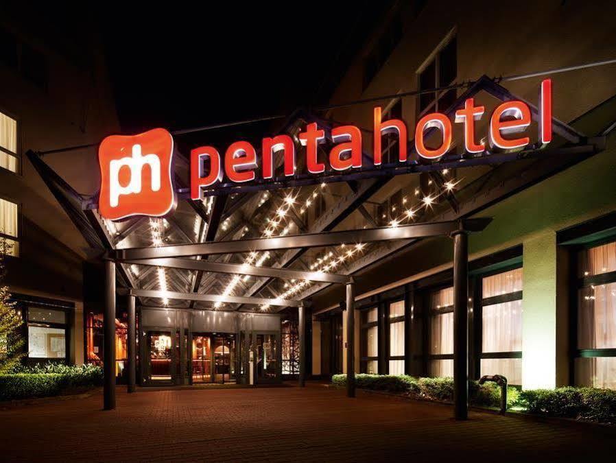 Courtyard By Marriott Berlin Teltow Hotel Екстериор снимка