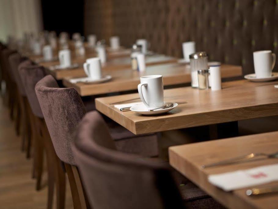 Courtyard By Marriott Berlin Teltow Hotel Екстериор снимка